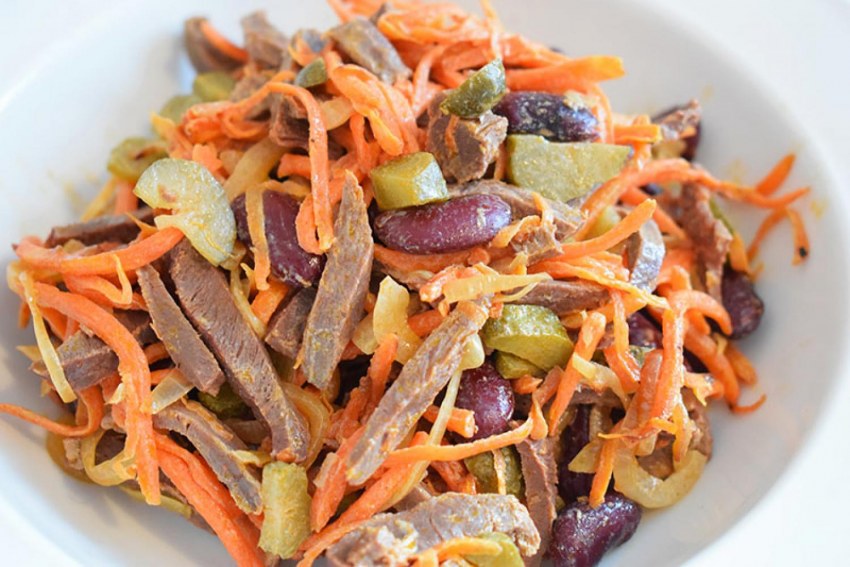 Салат с корейской морковью и курицей