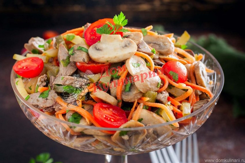 Салат испанский с шампиньонами