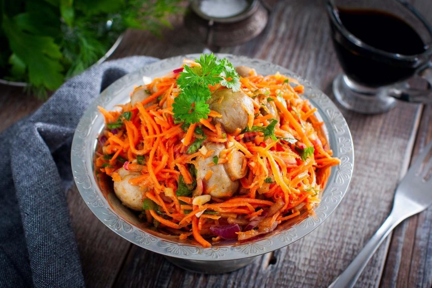Салат с куриной печенью и морковью по-корейски