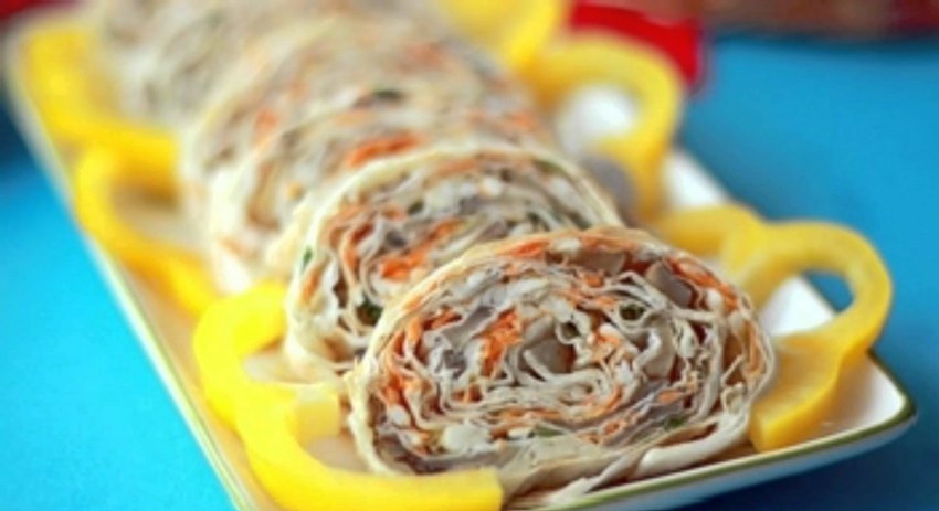 Рулет с корейской морковкой