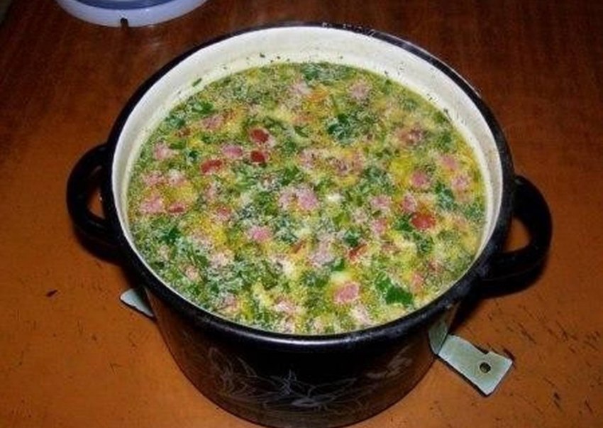 Сырный суп с колбасками