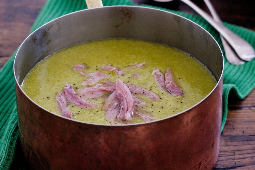 Фасолевый суп с охотничьими колбасками