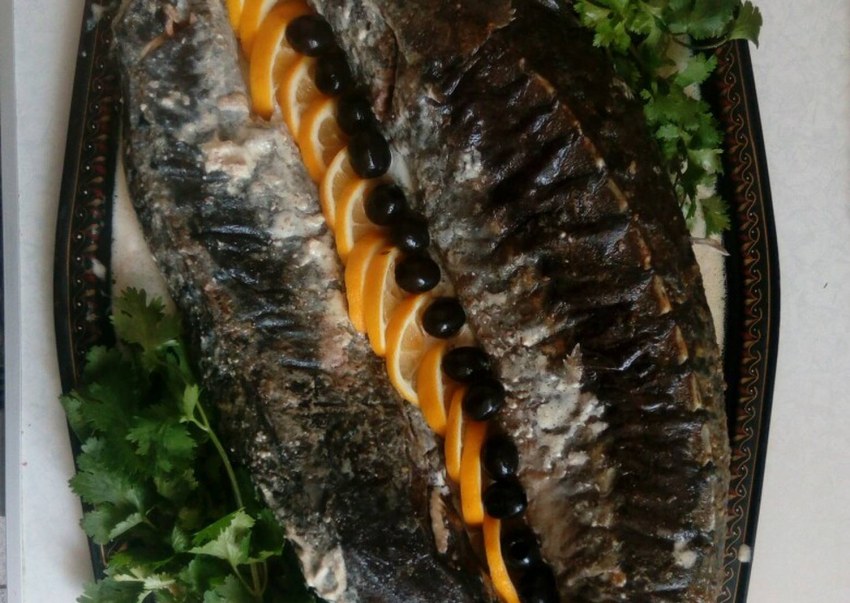 Осетрина запеченная кусками