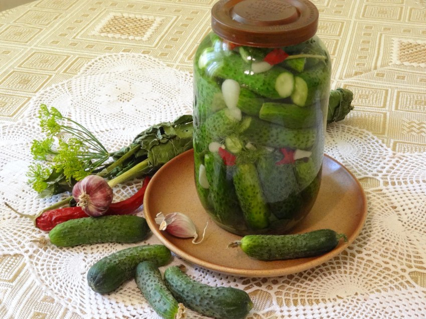Кисло сладкие огурцы