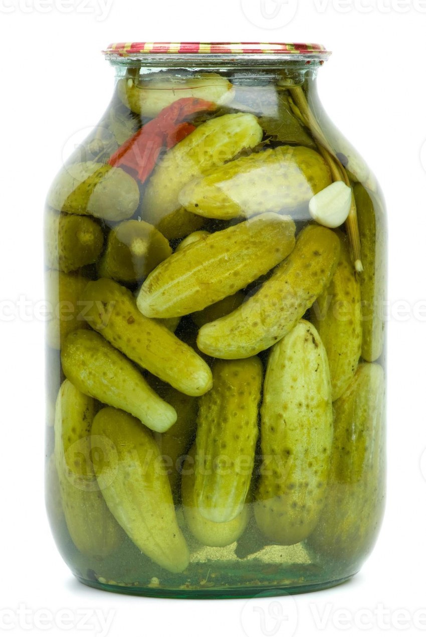Маринованные огурцы в банках
