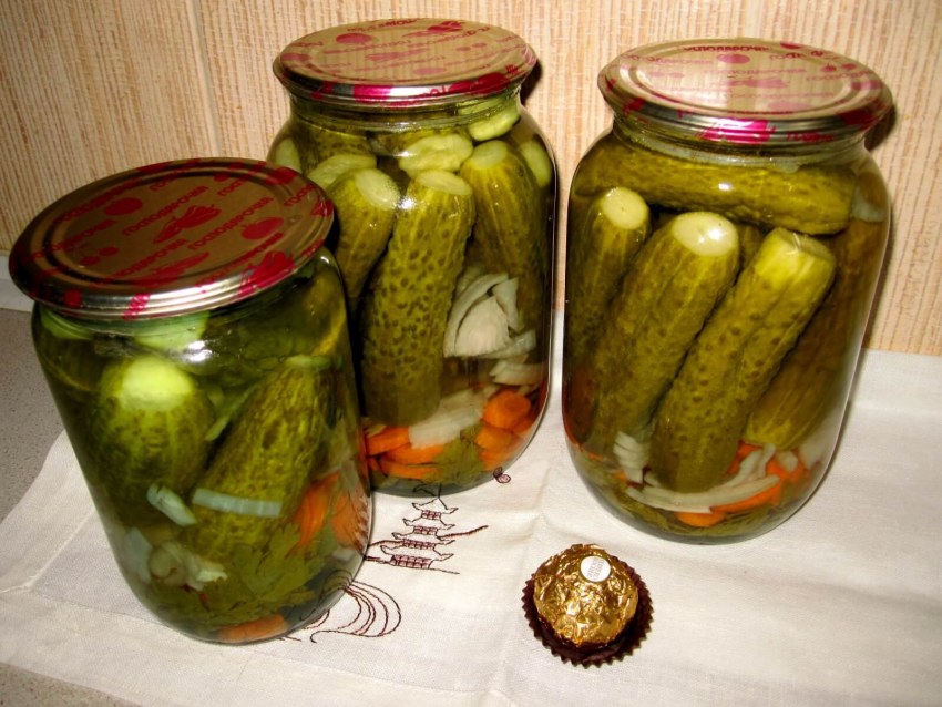 Баночка с огурцами