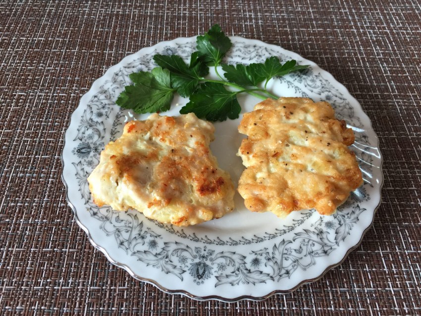 Биточки куриные с сыром