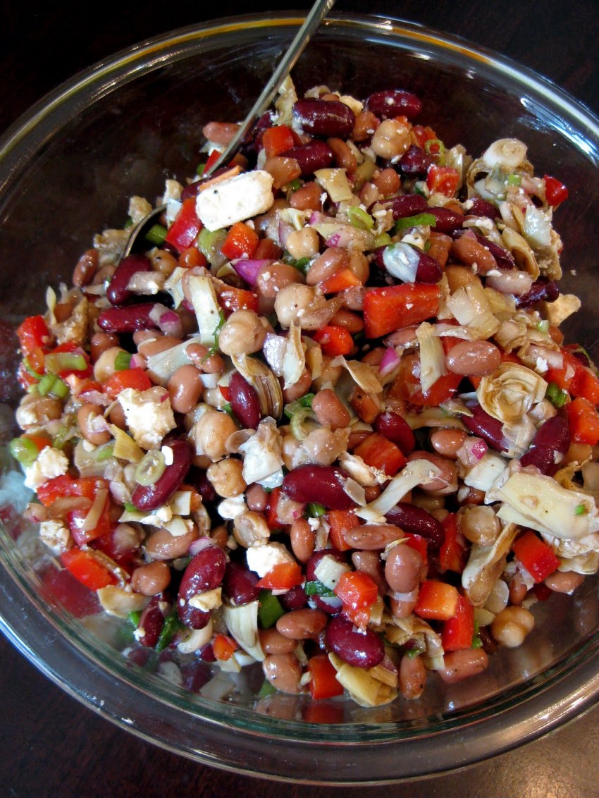 Салат с фасолью консервированной и орехами