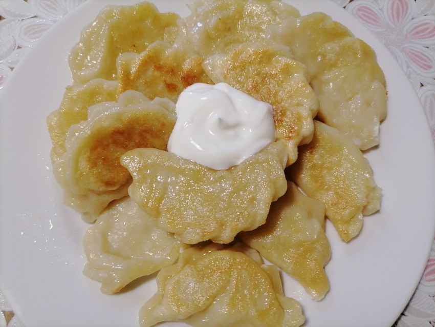 Вареники с творогом и зеленым луком