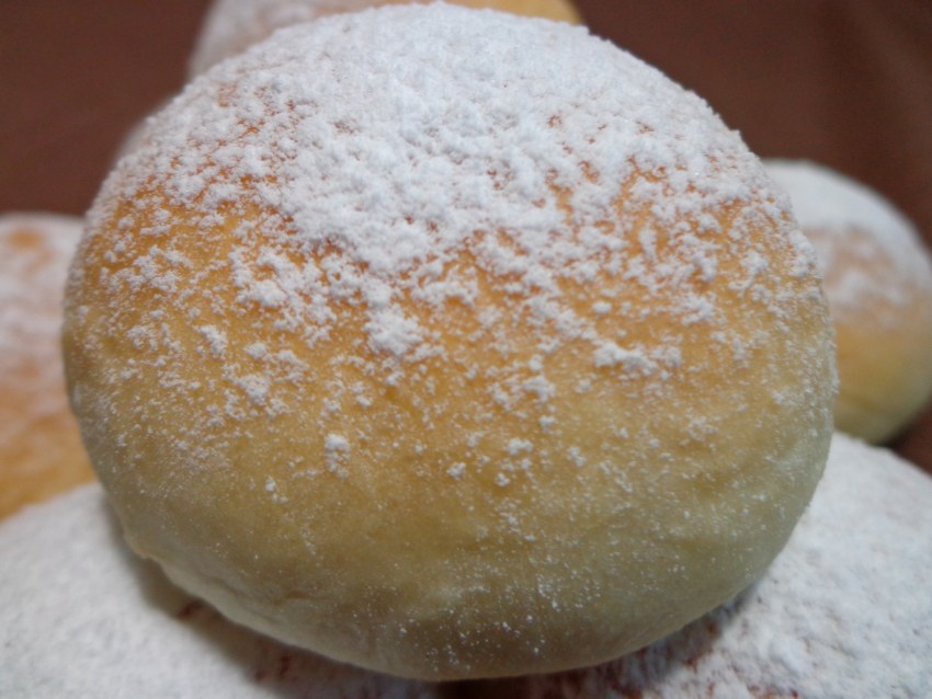 Булочки с сахарной посыпкой