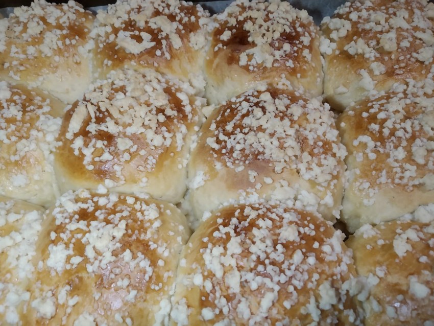 Булочка с посыпкой хлебокомбинат