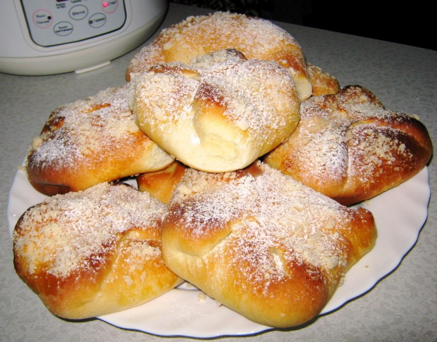 Берлинер со сгущенкой