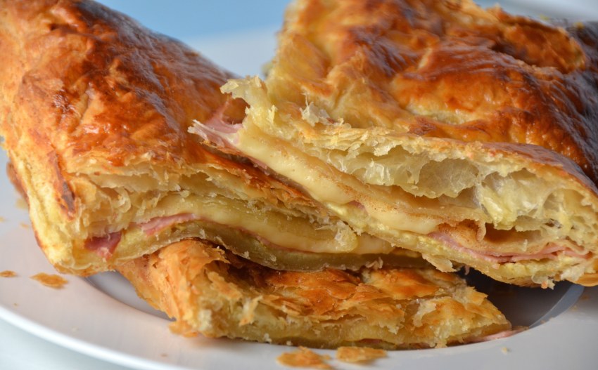 Пирог с курицей и сыром