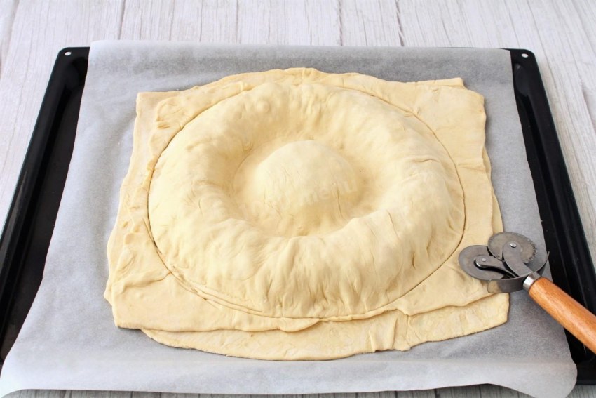 Пирог с адыгейским сыром и зеленью