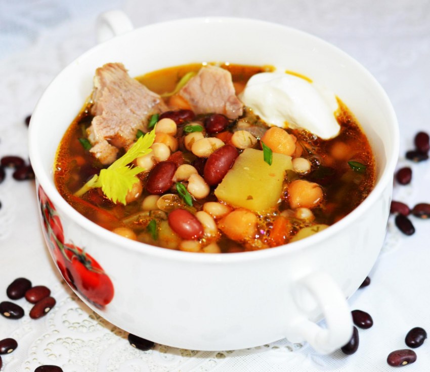 Суп фасолевый из красной фасоли с мясом