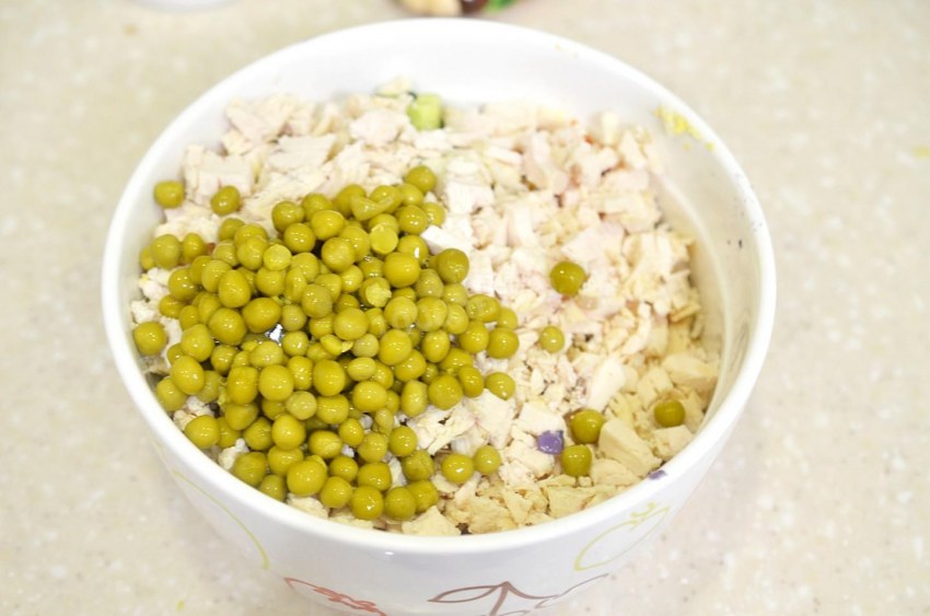 Курица с горошком