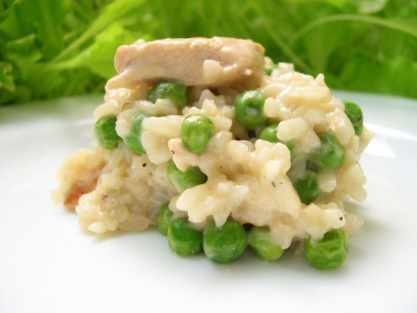 Курица с горошком
