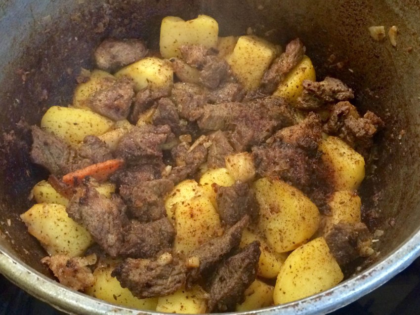 Ребра с картошкой в казане