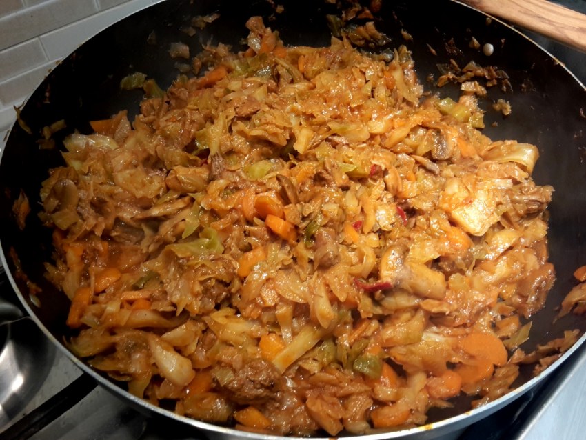 Тушеная капуста с мясом на Протвине