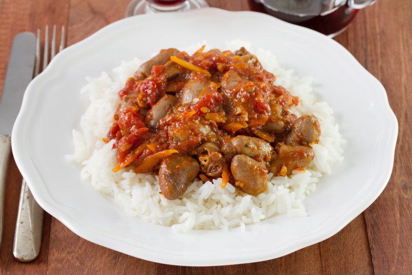 Куриные сердечки с рисом