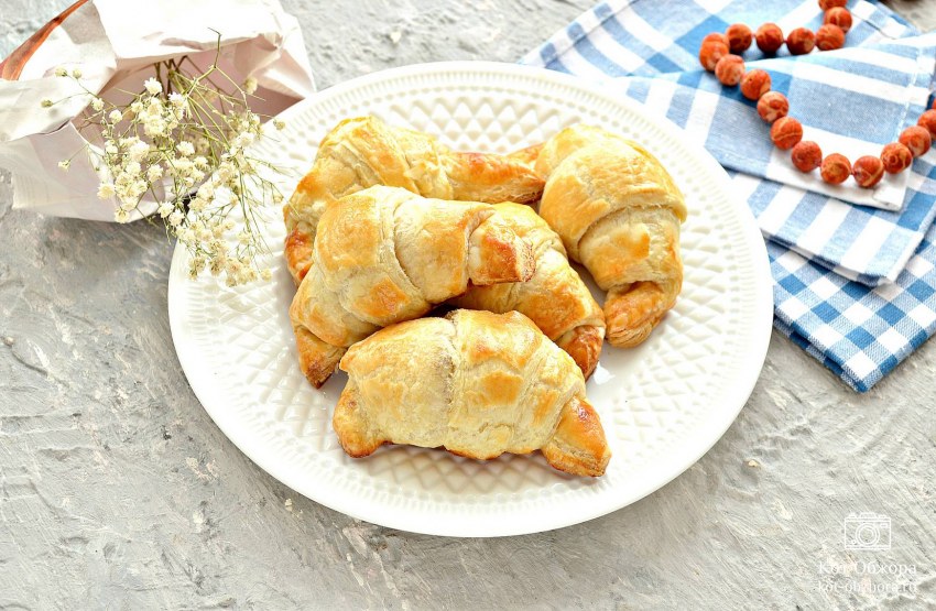 Круассаны из слоеного теста