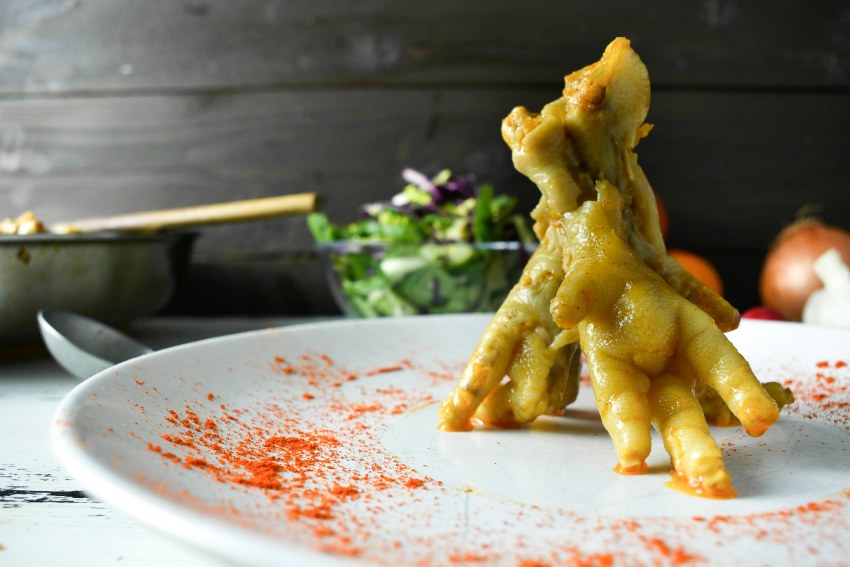 Мама с куриными лапами