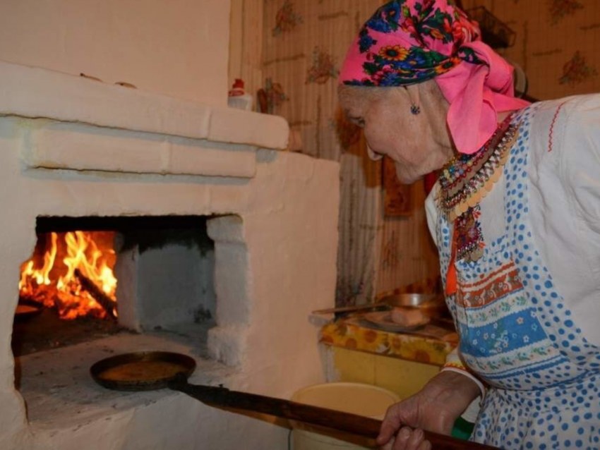 Печь блины в печи