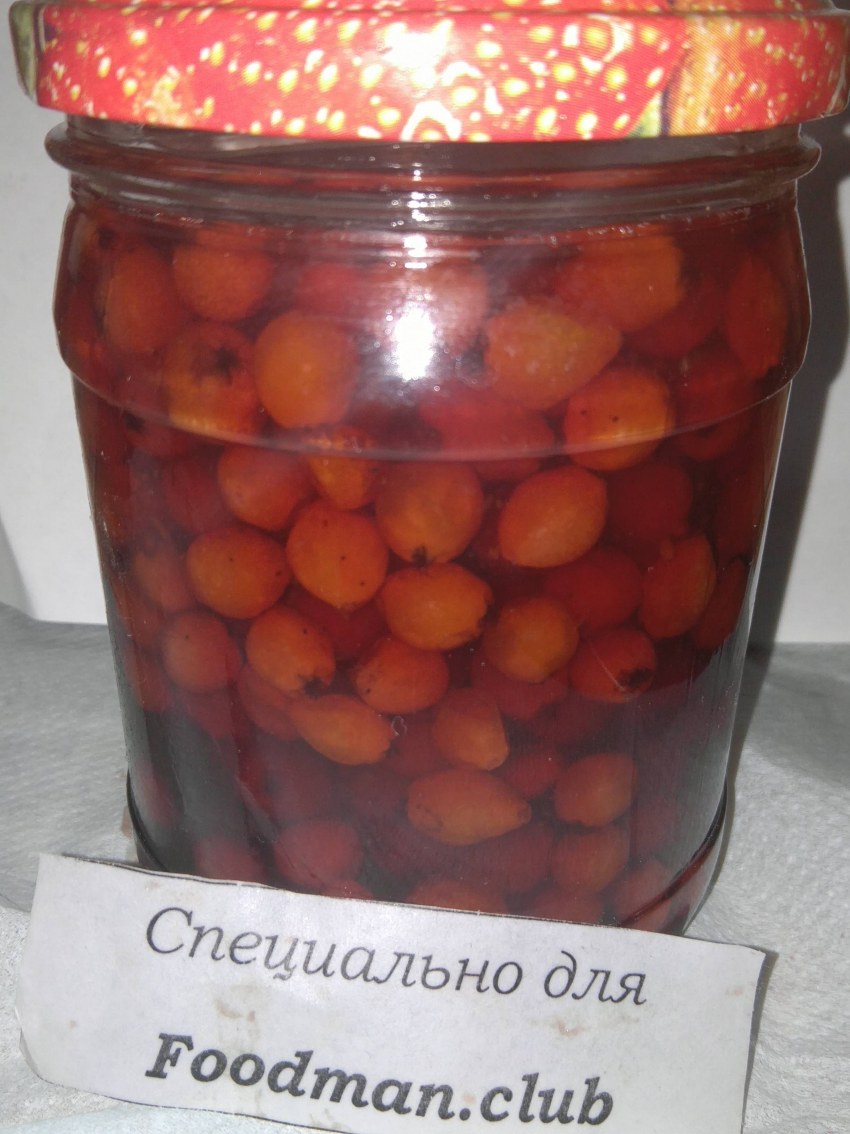 Замороженная красная рябина метро