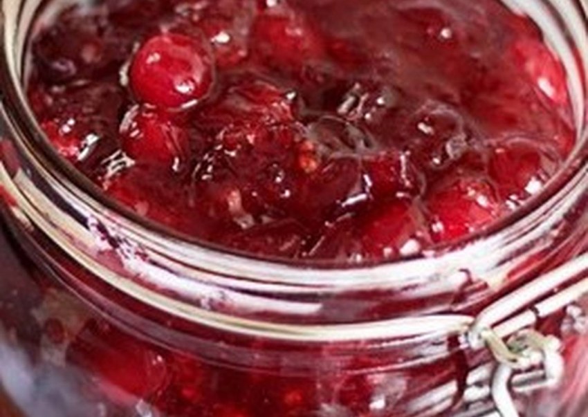 Варенье из вишни с грецким орехом