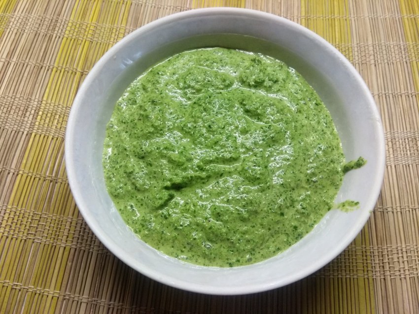 Сметанно-чесночный соус с укропом