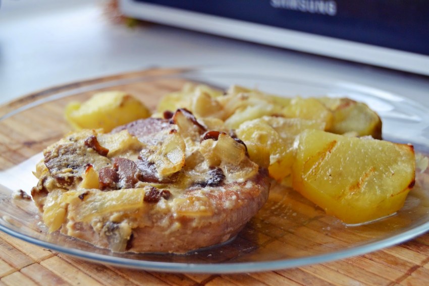 Картошка с мясом в духовке
