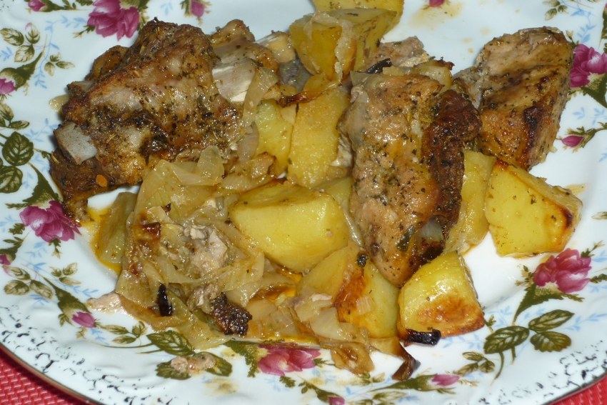 Картошка с мясом в духовке