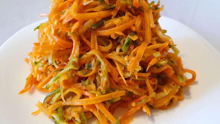 Корейская морковка с огурцами