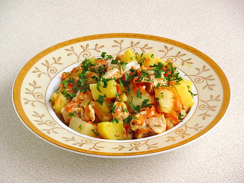 Курица с картошкой в рукаве для запекания в микроволновке