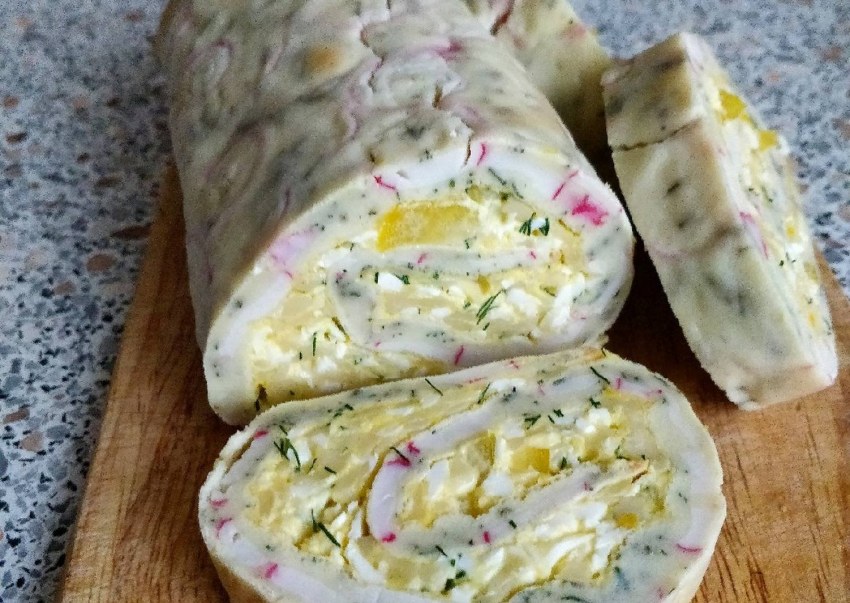 Закуска лаваша и колбаса