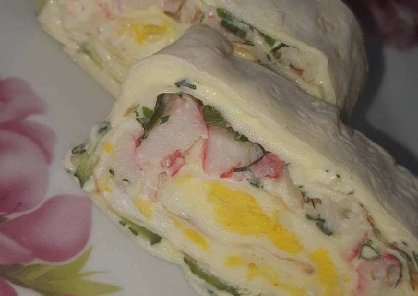 Рулет из крабовых палочек