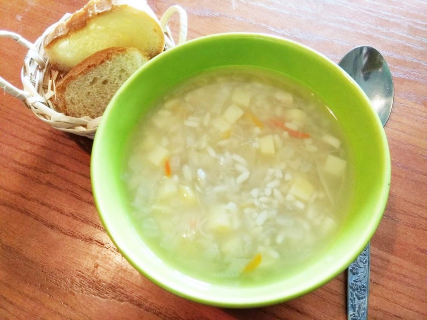 Щи из квашеной капусты с рисом