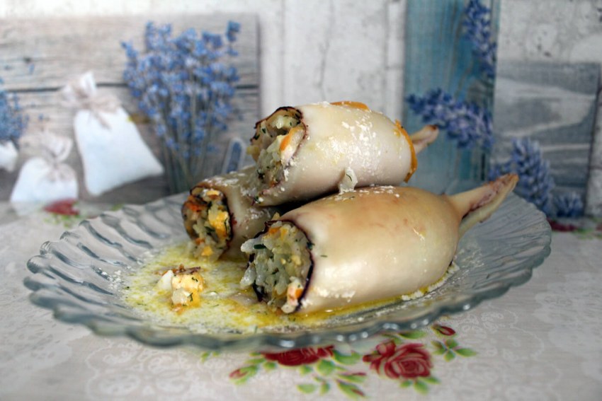 Кальмар фаршированный молоками