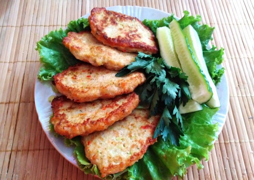 Рубленные куриные котлеты с грибами