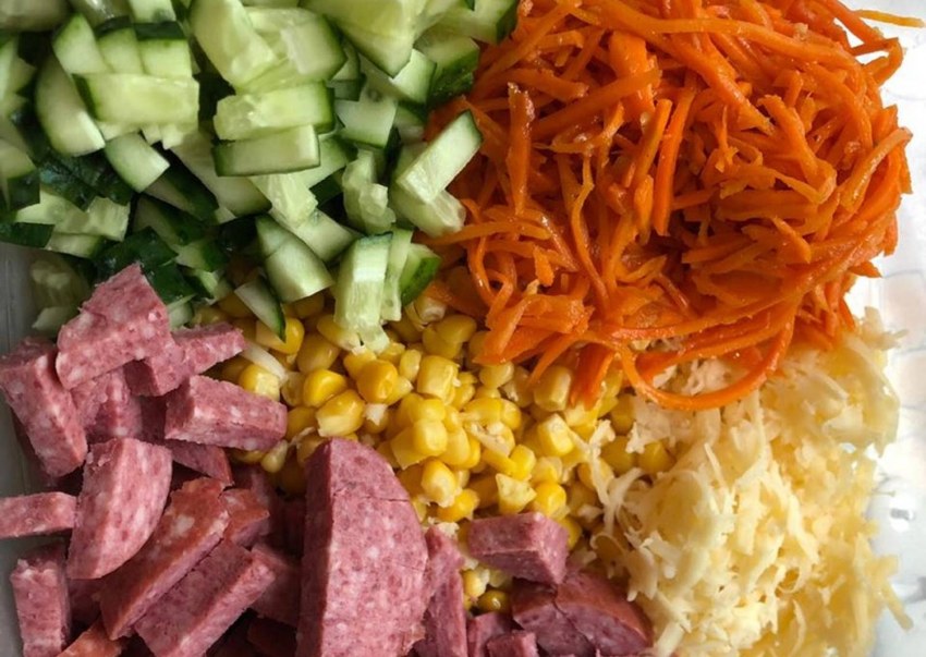 Салат Венеция с корейской морковью и курицей