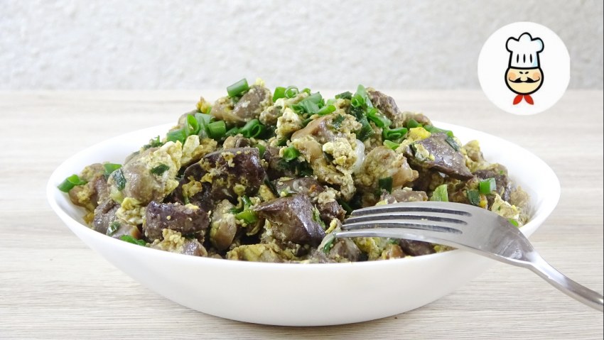 Рецепт куриной печени с яйцами и луком