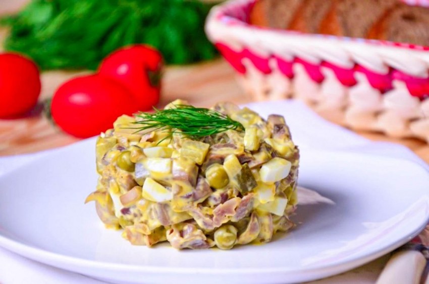 Салат с грибами и майонезом