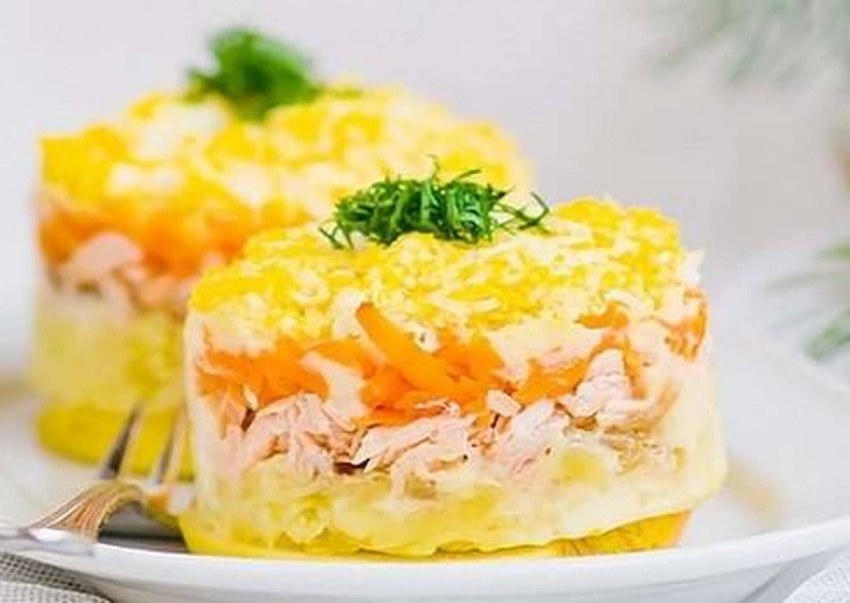 Салат Мимоза с яблоком и сыром