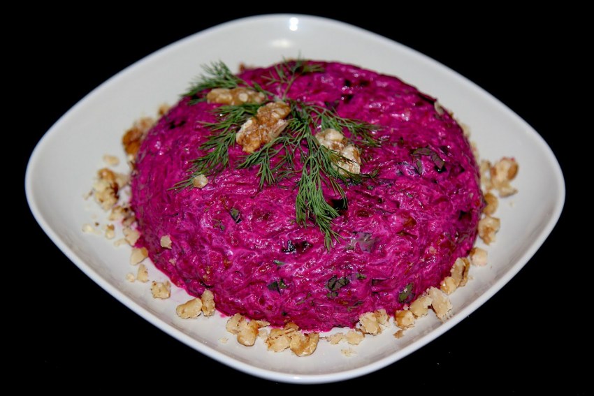 Свёкла с черносливом и грецкими орехами