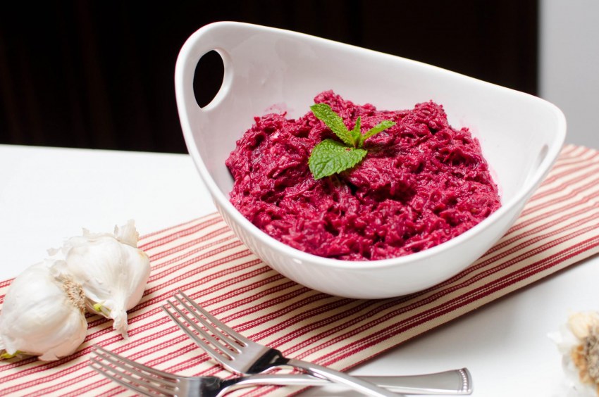 Свекла с ореховым соусом