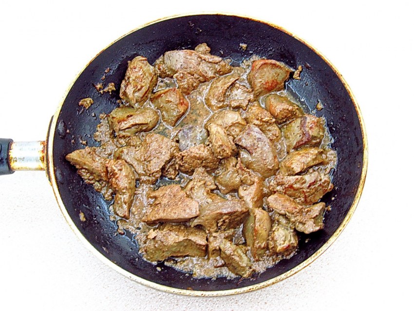 Печень с луком и морковью