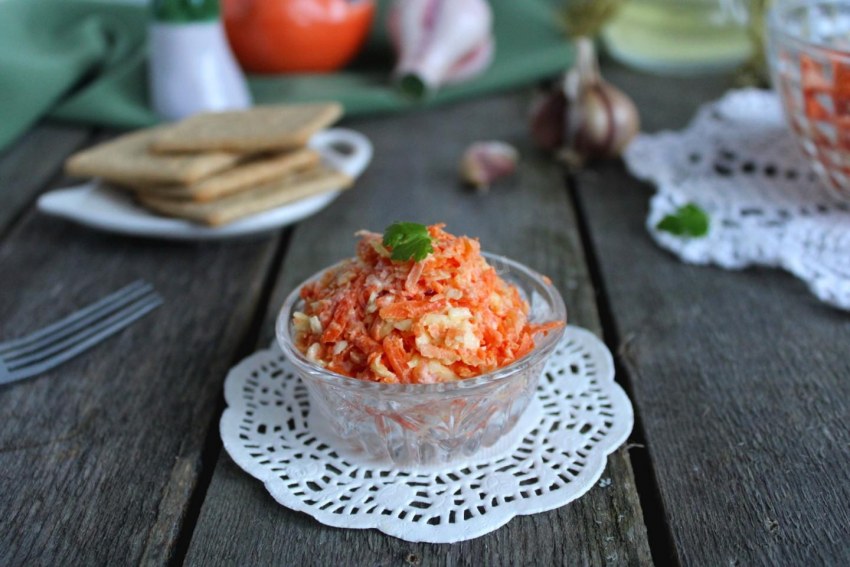 Салат с рыжиками солеными