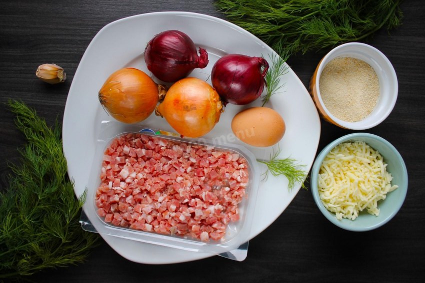 Салат с кальмарами и яйцом и кукурузой