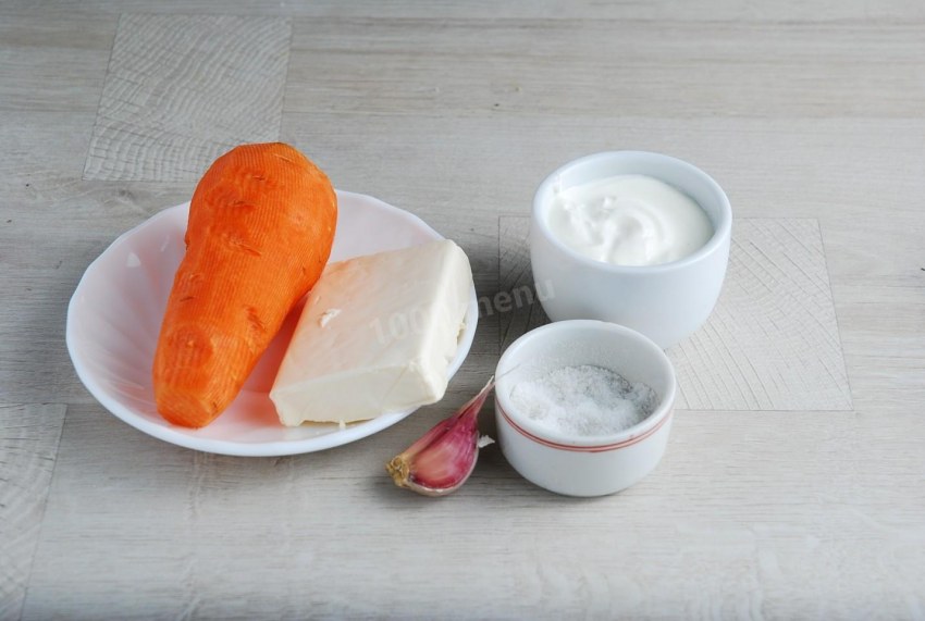 Салат с морковью и яйцом