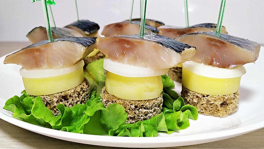 Закуска с селедкой